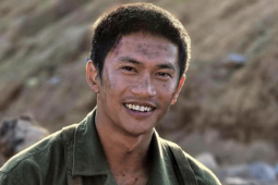 Nguyễn Hùng - chàng trai vô danh thành nghệ sĩ