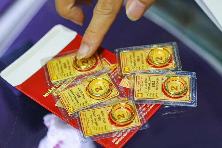 Giá vàng hôm nay 16/1: Nhà đầu tư chốt lời, vàng chững lại- Ảnh 1.