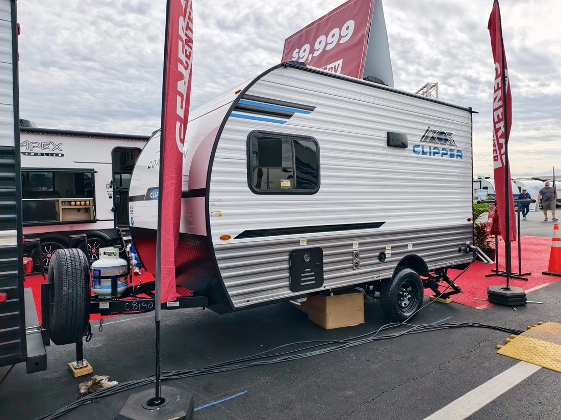 Nhà di động giá chỉ rẻ bằng nửa Toyota Vios, vẫn đủ tiện nghi nhưng nội thất 'mỏng manh' 1 Nhà di động giá chỉ rẻ bằng nửa Toyota Vios, vẫn đủ tiện nghi nhưng nội thất 'mỏng manh' - Ảnh 1.