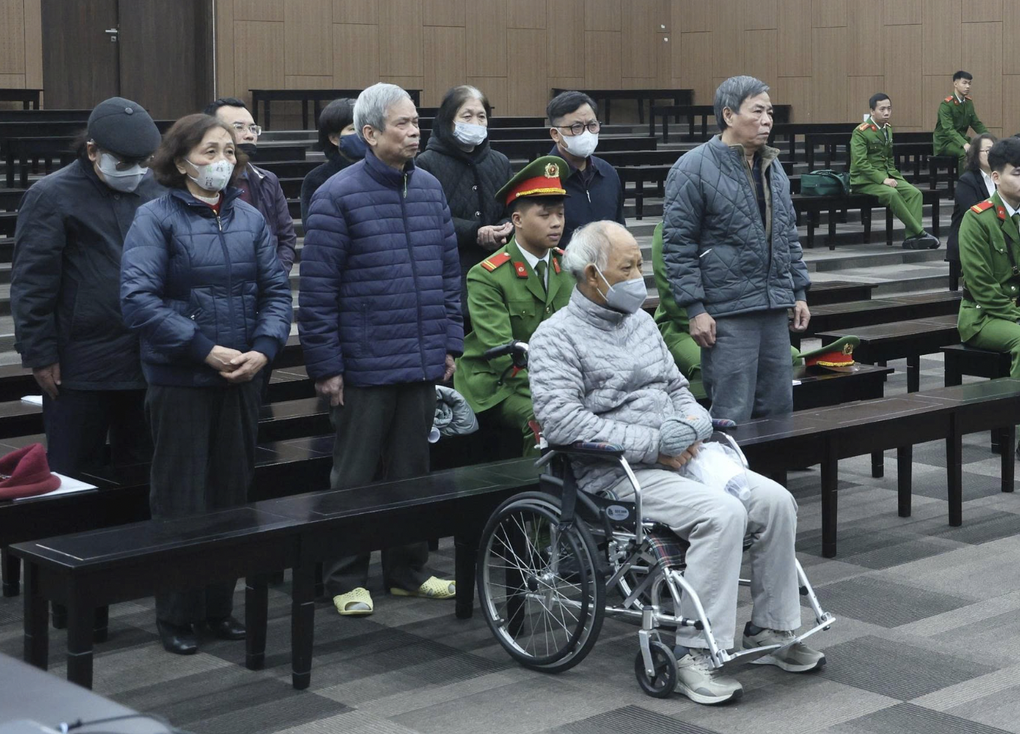 Nhận 800 triệu đồng, cựu TGĐ Vicem không bất ngờ vì thu nhập rất cao - 1