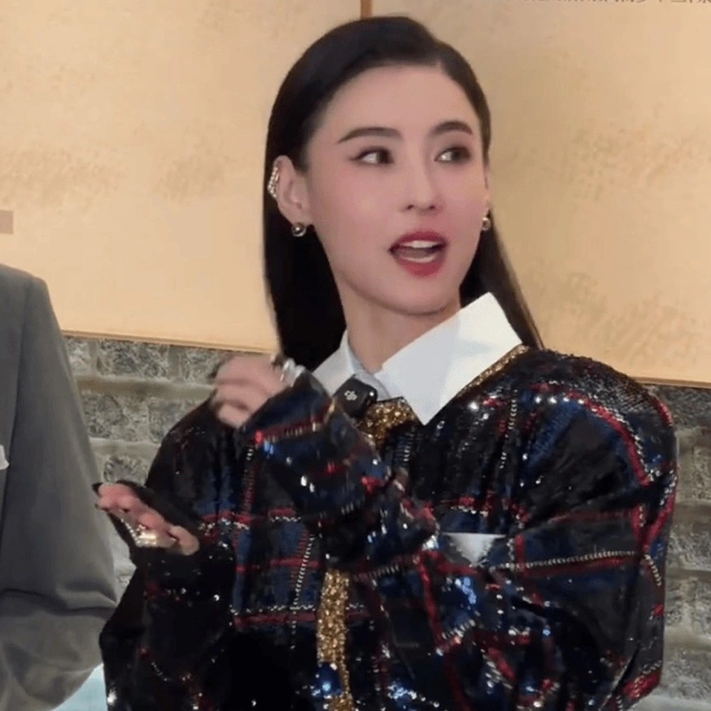 Nhan sắc gây sốt của “quốc sắc thiên hương” Trương Bá Chi ở tuổi U50 - 1