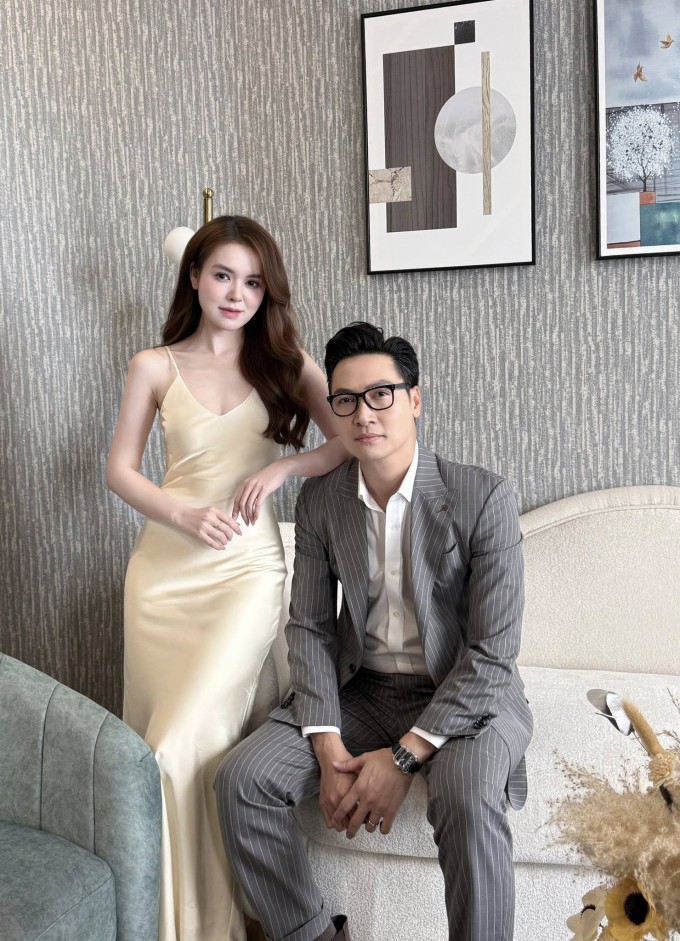 Hà Bích Ngọc gần đây được chú ý với vai Thủy, người tình của Triển (Mạnh Trường) đóng trong phim truyền hình "Lằn ranh" do NSƯT Mai Hiền làm đạo diễn.