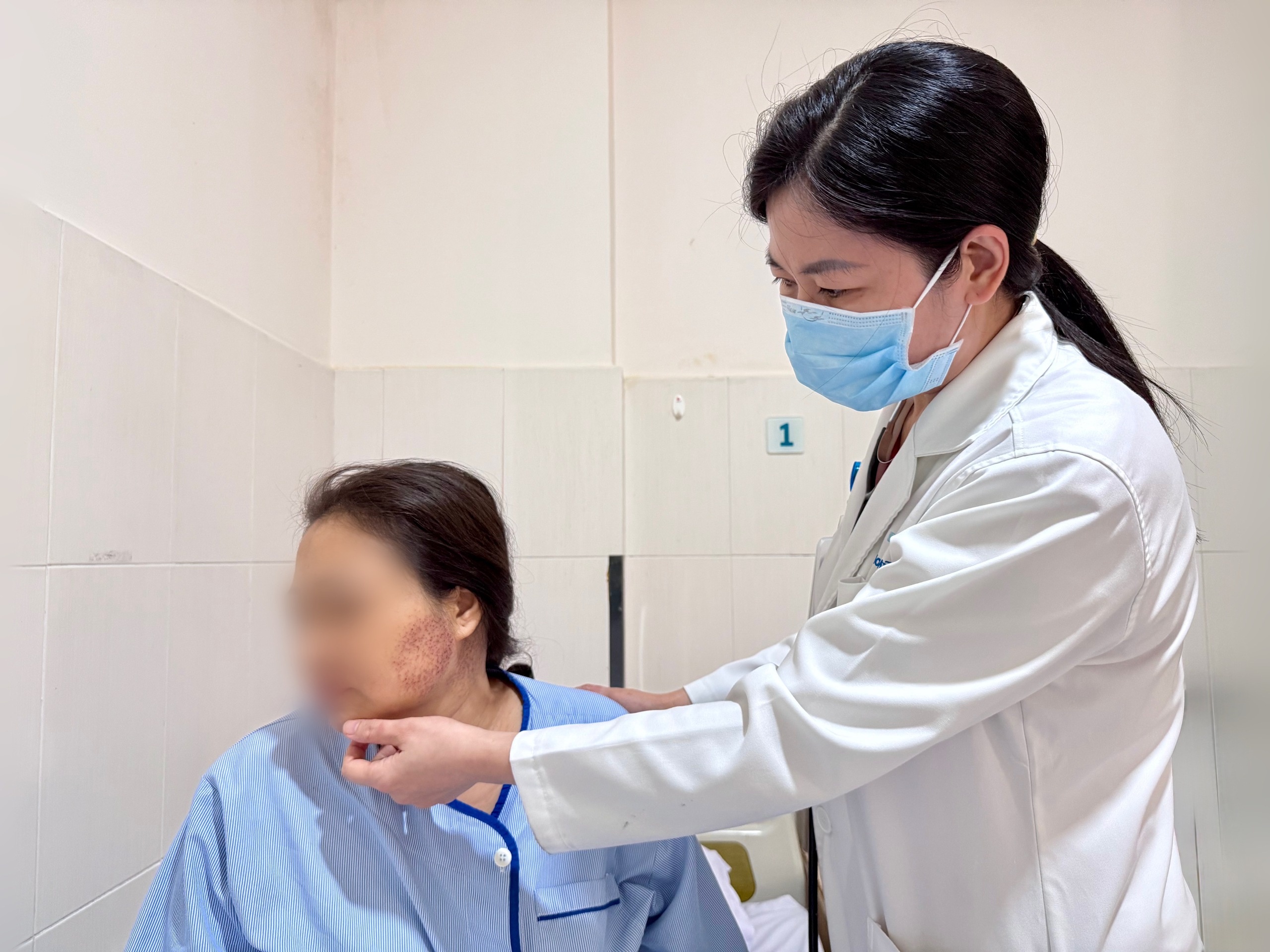 chích lể - Ảnh 1.