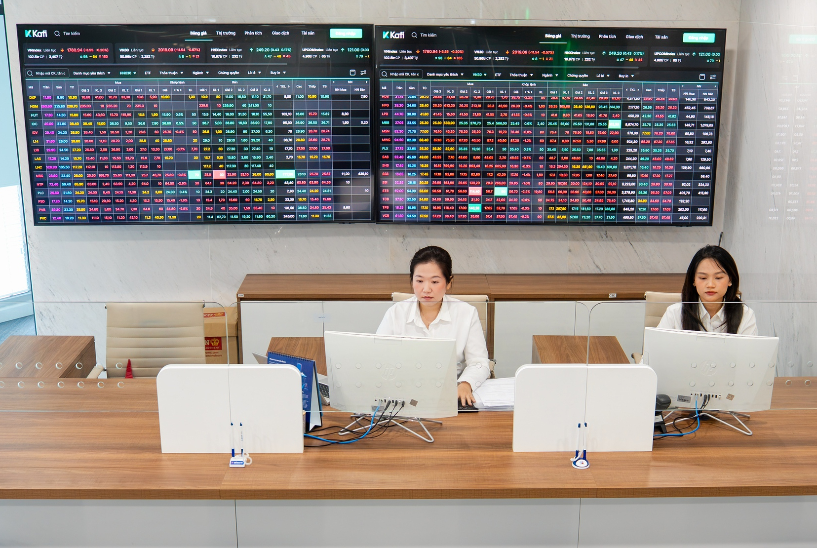 Nhiều doanh nghiệp tên tuổi đồng loạt thoái vốn - Ảnh 1.