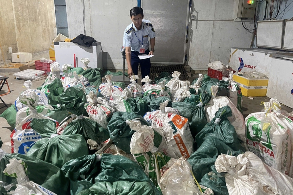 Nhiều đường dây thực phẩm bẩn bị phát hiện, TPHCM kiểm tra 1.320 cơ sở - 1