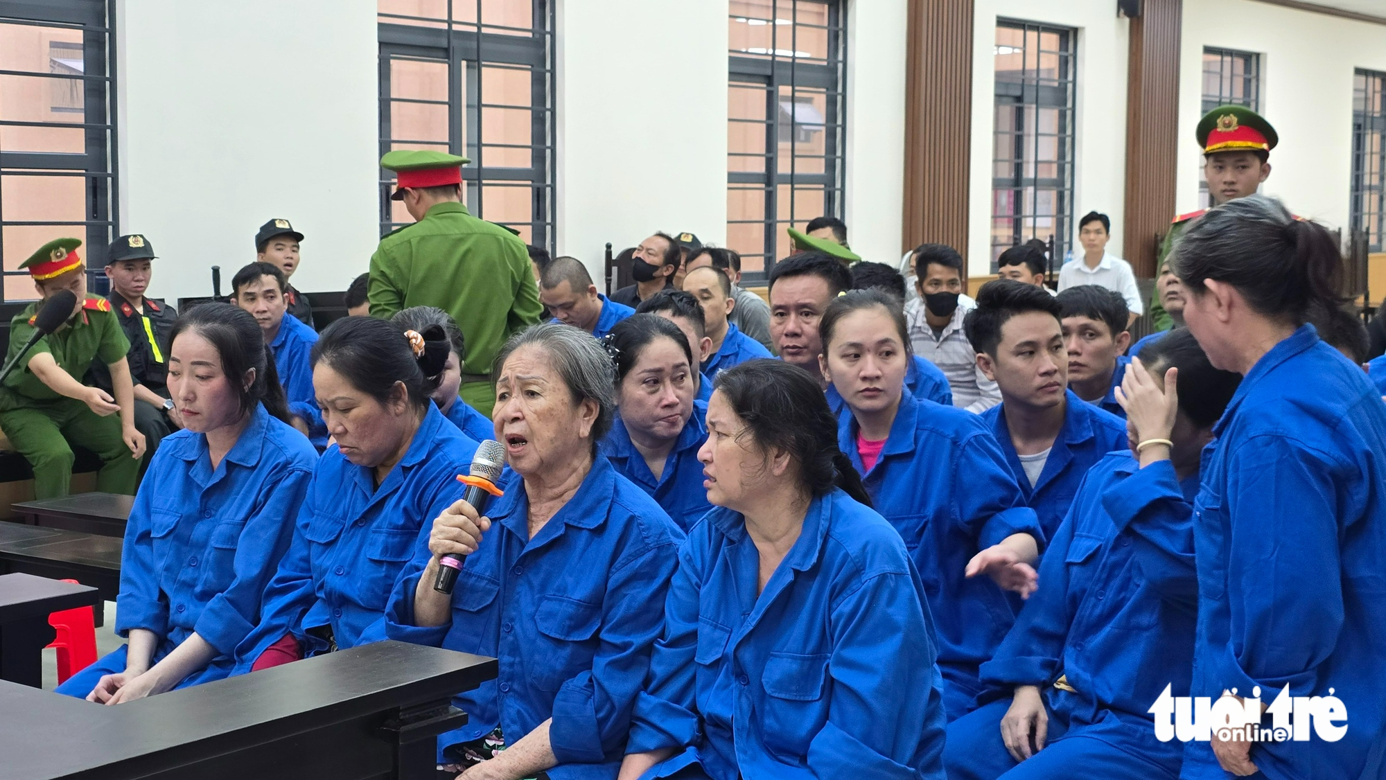 Nhiều gia đình đưa con, cháu vào đường dây mại dâm dưới 16 tuổi - Ảnh 1.