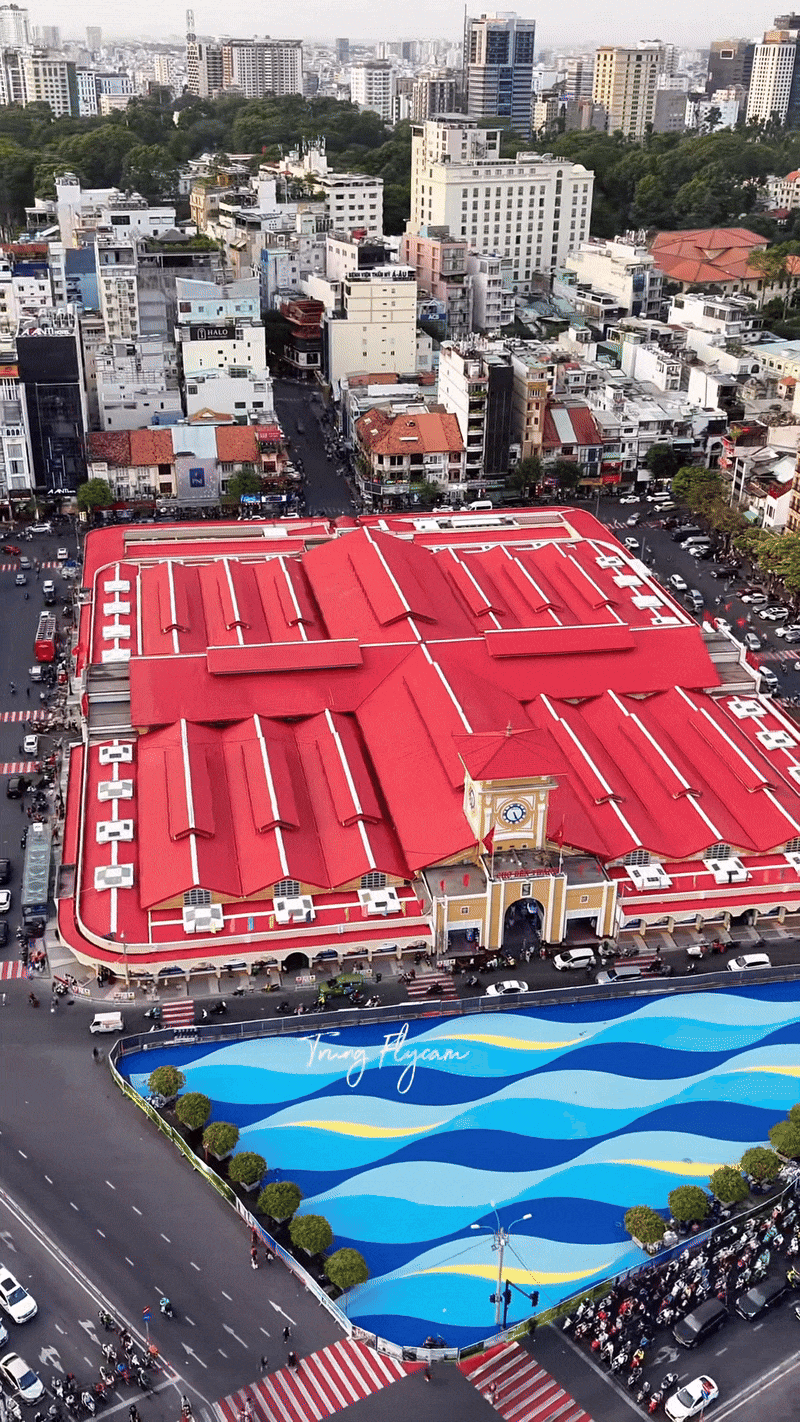 Cảnh tượng ngay lúc này tại khu chợ hơn 100 tuổi giữa TP.HCM: Nhiều người không tin vào mắt mình- Ảnh 1.