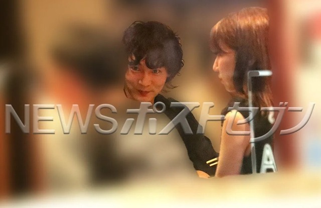 Nhom nhac quoc dan AKB48 no nuc don 2 tin