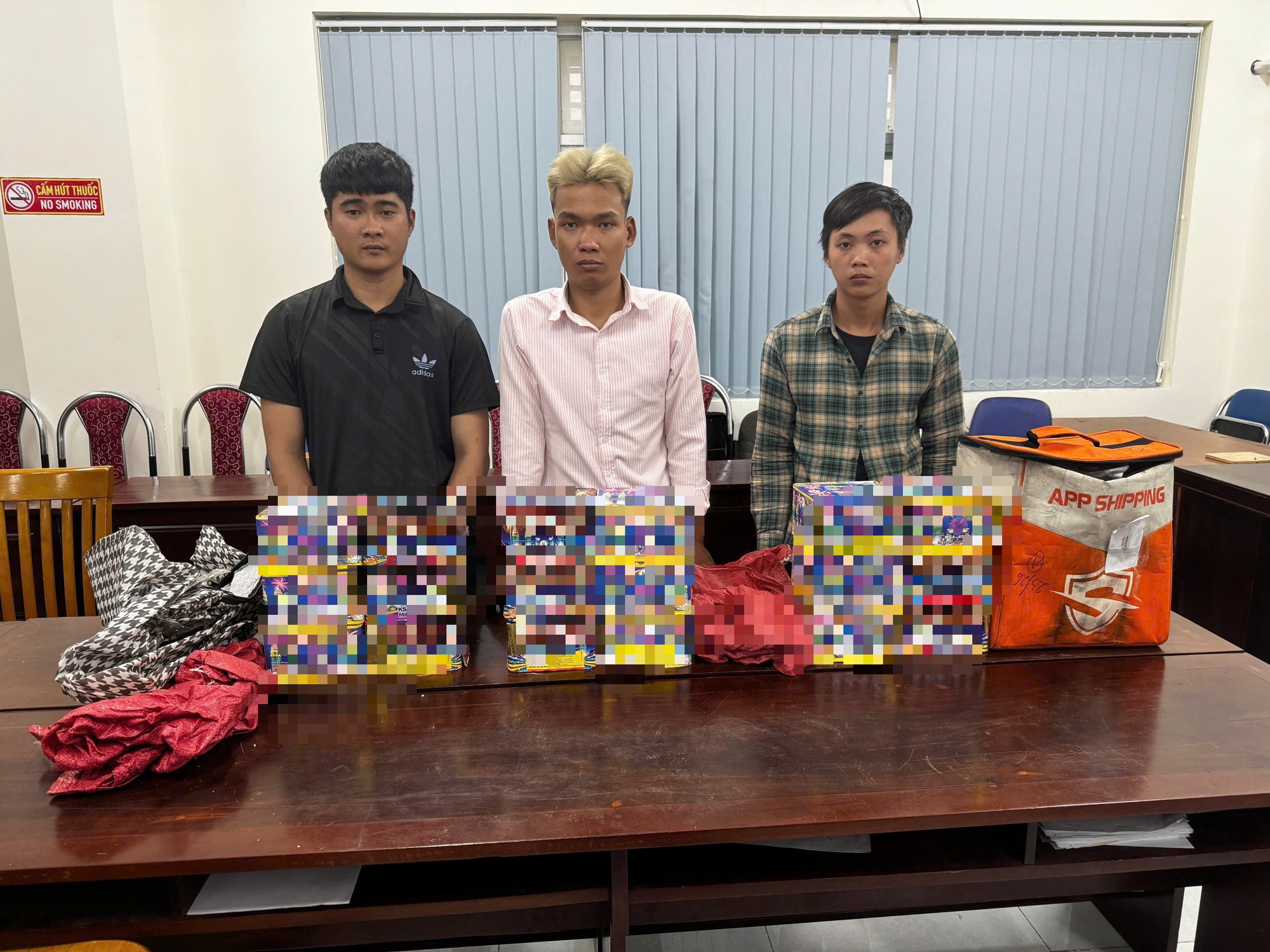 Những chiến công của Phòng Cảnh sát Kinh tế Công an TPHCM 1 Những chiến công của Phòng Cảnh sát Kinh tế Công an TPHCM cuối năm 2025 - Ảnh 1.