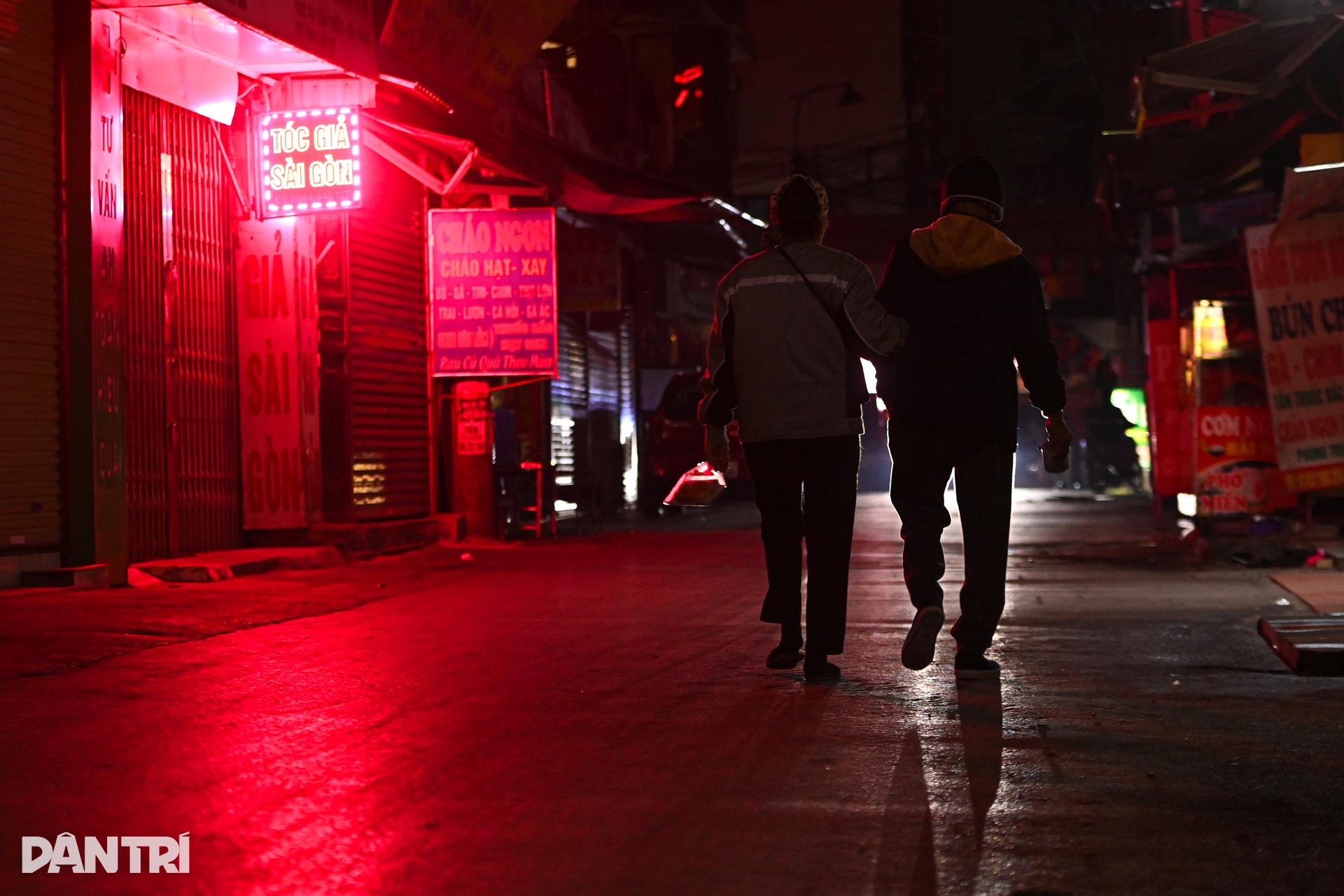 Những chuyến xạ trị lúc nửa đêm oằn mình trong giá rét của xóm ung thư - 1