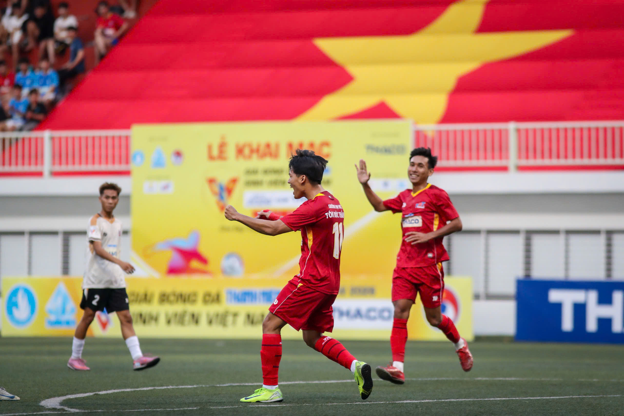 Những hình ảnh đẹp, tràn đầy năng lượng tại ngày khai mạc TNSV THACO cup 2026- Ảnh 1.