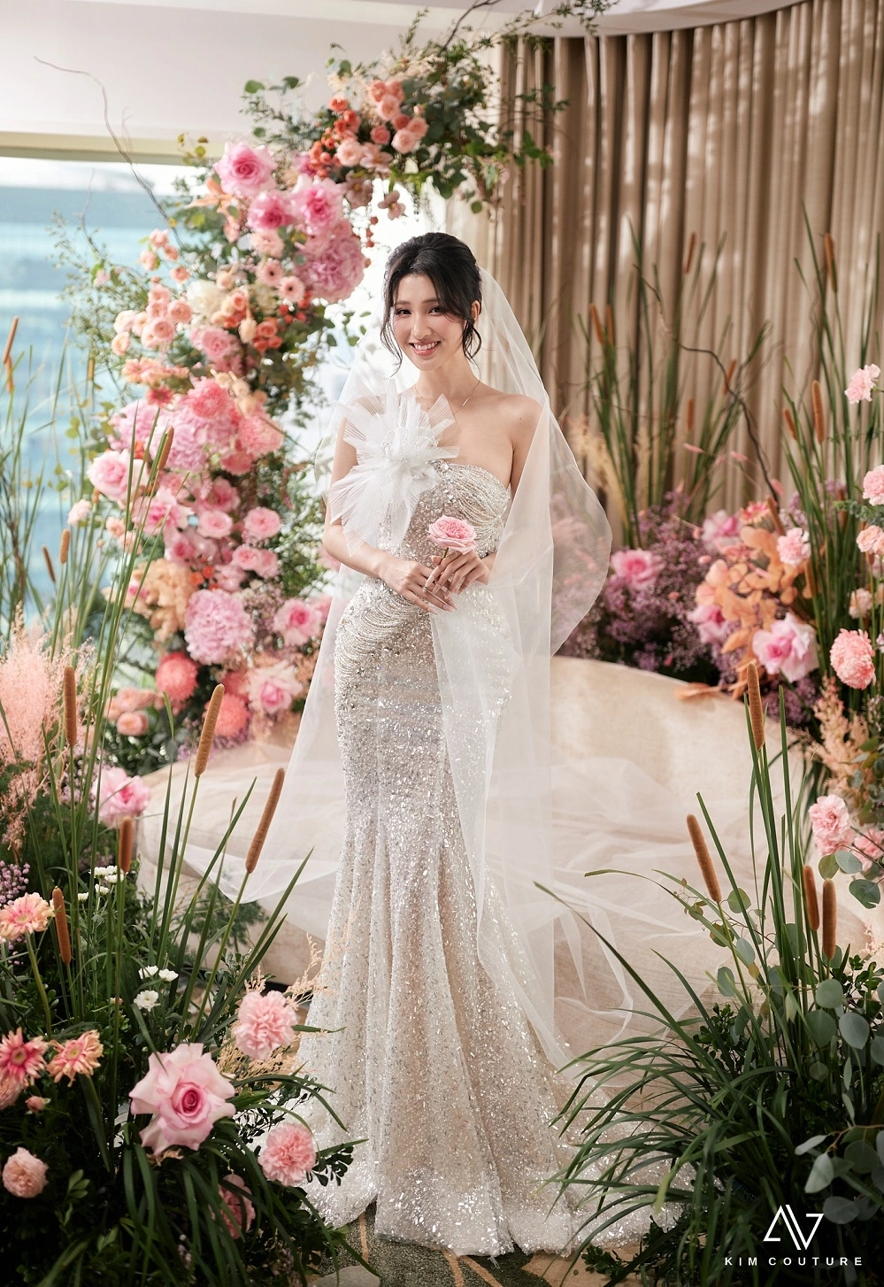 Những lần Phương Nhi khoe sắc với váy cưới 1 Những lần Phương Nhi khoe sắc với váy cưới - 1