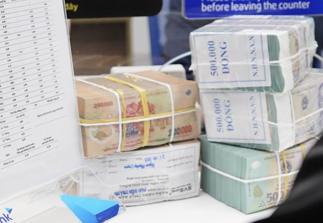 Những ngân hàng có lãi suất tiết kiệm cao nhất hiện nay - Ảnh 2.