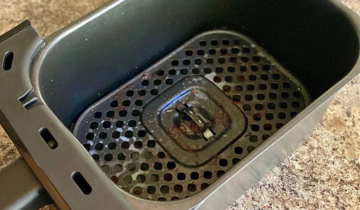 Nồi chiên không dầu sạch bất ngờ khi được vệ sinh bằng thứ này - không phải chanh- Ảnh 1. Nồi chiên không dầu sạch bất ngờ khi được vệ sinh bằng thứ này - không phải chanh- Ảnh 1.