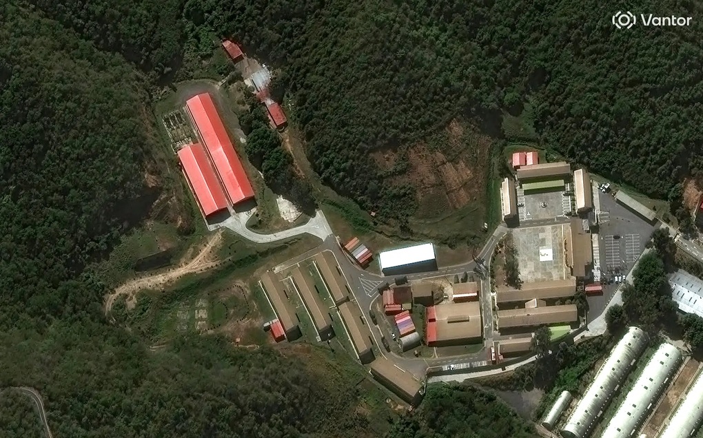 Nơi ở của Tổng thống Venezuela hư hại nặng sau cuộc không kích của Mỹ - 1