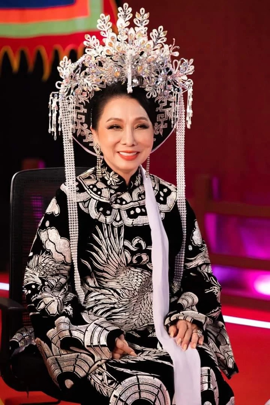 Nữ NSND đầu tiên có bằng tiến sĩ, ly hôn chồng tỷ phú, sống một mình trong biệt thự 1.200m²- Ảnh 1. Nữ NSND đầu tiên có bằng tiến sĩ, ly hôn chồng tỷ phú, sống một mình trong biệt thự 1.200m²- Ảnh 1.