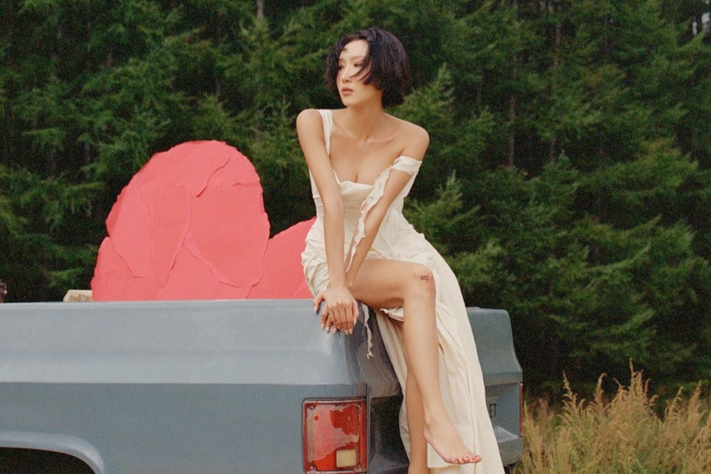 Nữ ca sĩ quyến rũ khuấy đảo làng nhạc chỉ với ca khúc 93 triệu view - 2