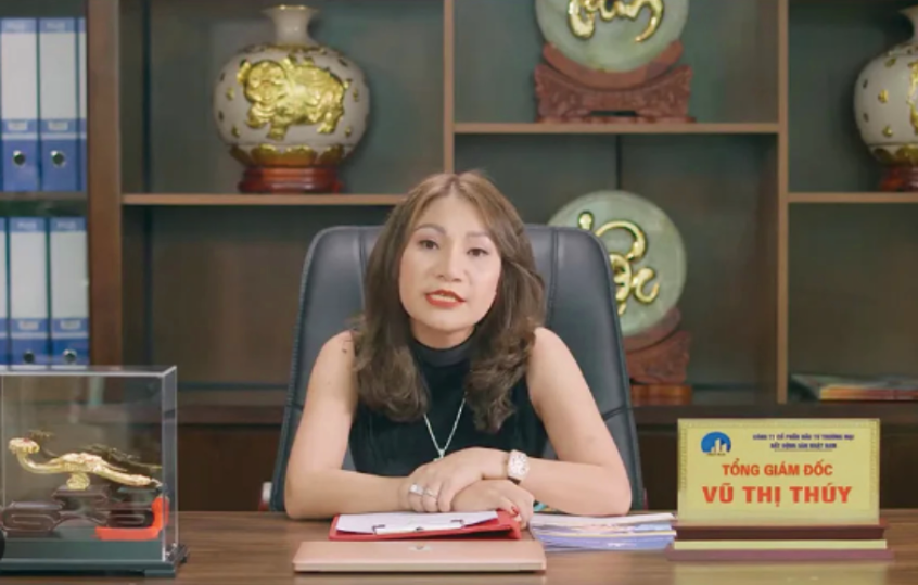 Nữ chủ tịch bán 'chui' cổ phiếu- Ảnh 1.