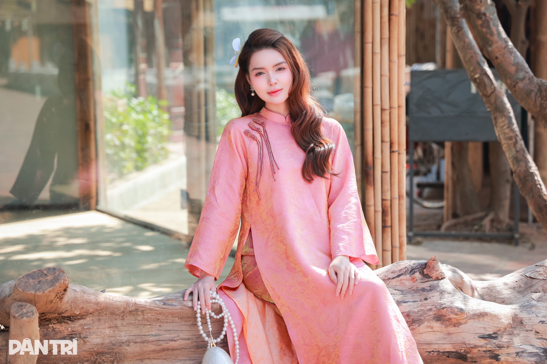 Nữ diễn viên xinh đẹp phim giờ vàng VTV gợi ý cách chọn áo dài mặc Tết 2026 - 1