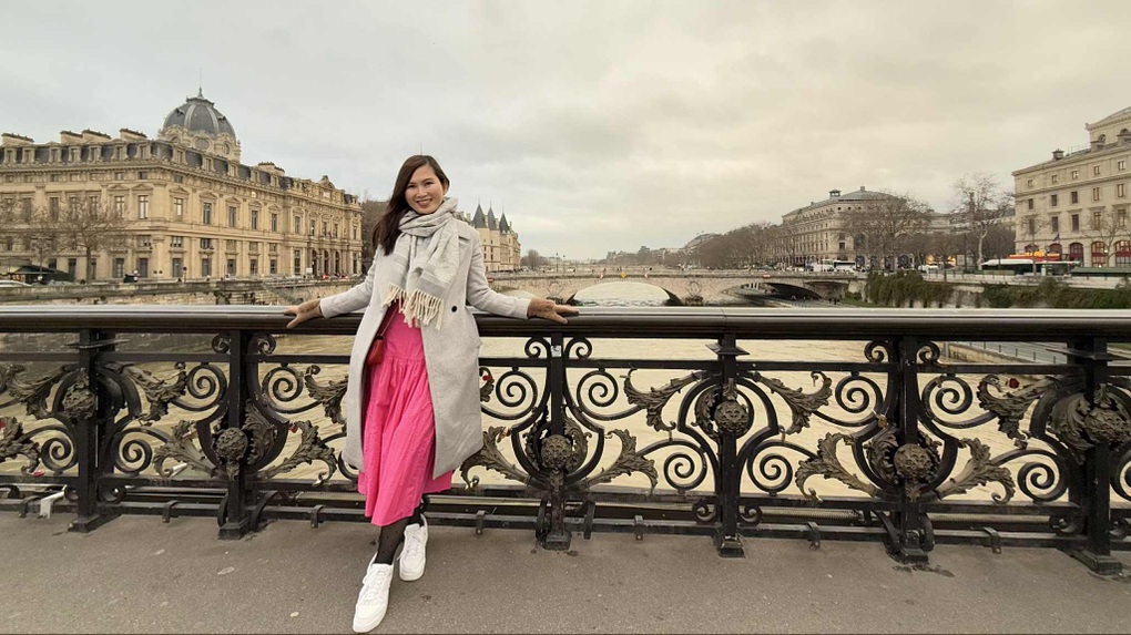 Nữ du khách Việt ám ảnh “ngón tay trong túi xách” khi du lịch châu Âu - 1