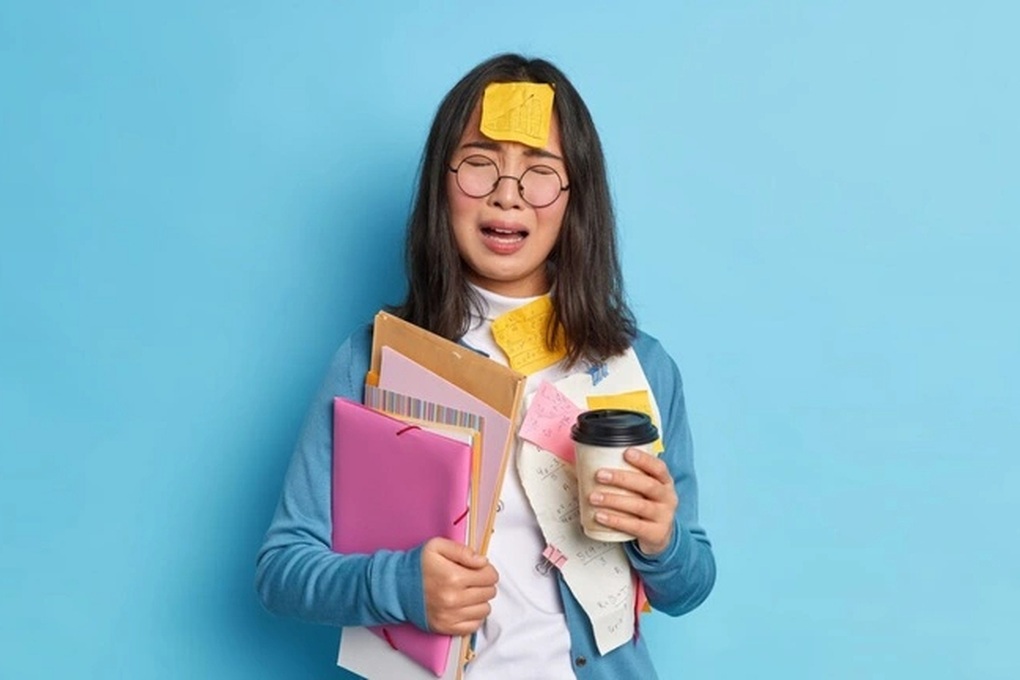 Nữ thủ khoa sốc khi tụt dốc học lực chỉ vì... 5 triệu đồng - 1