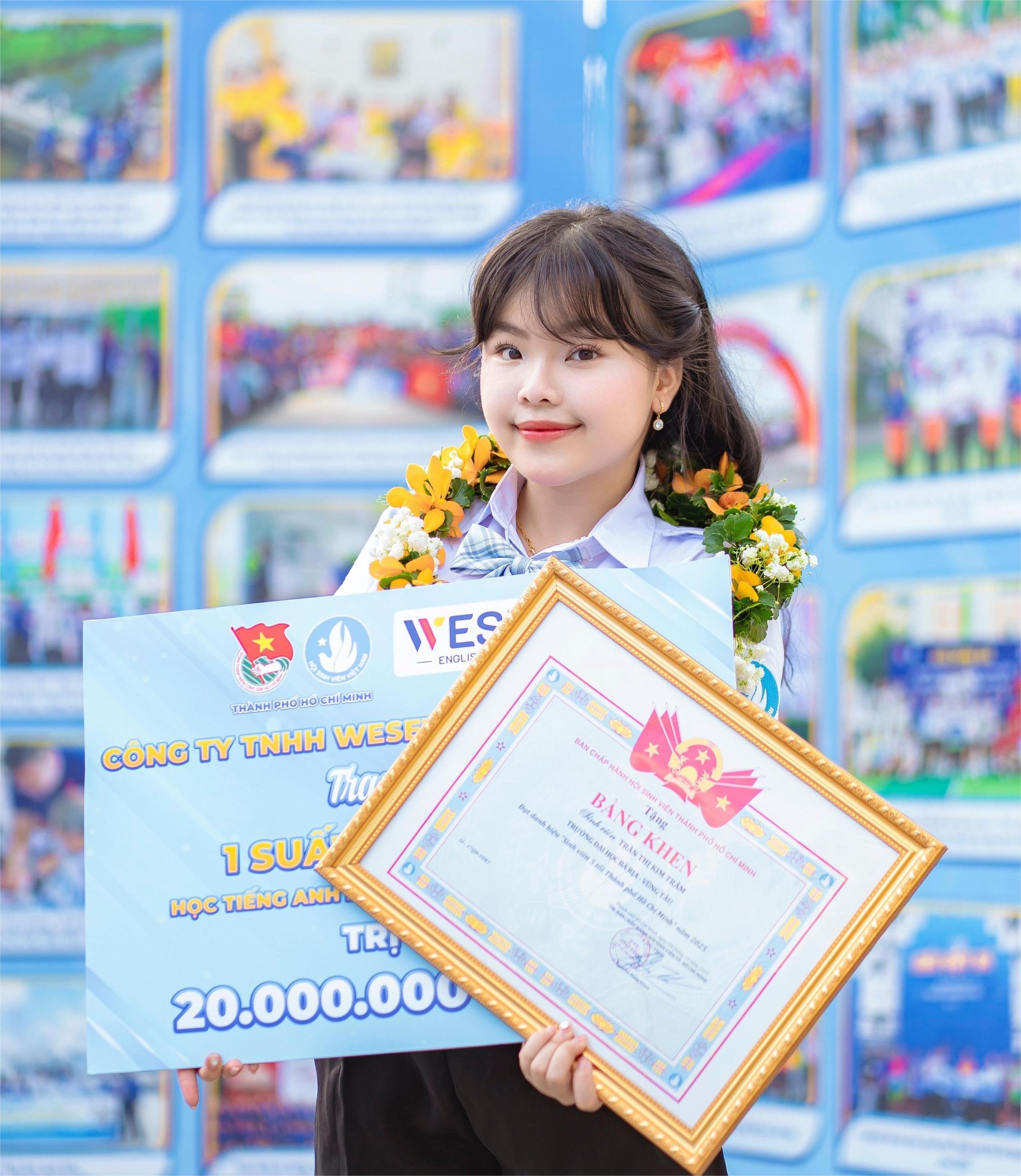 Nữ thủ lĩnh sinh viên mê đờn ca tài tử 1 thủ lĩnh sinh viên - Ảnh 1.