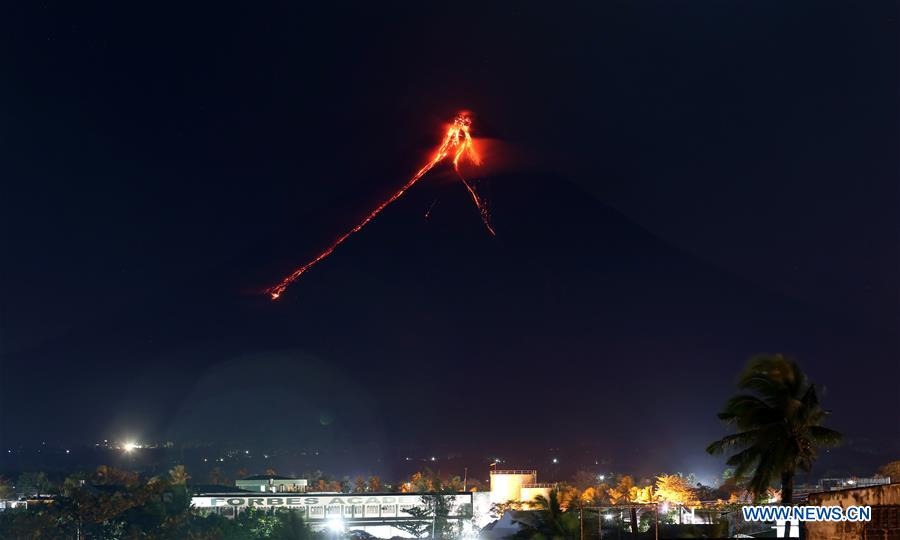 Núi lửa Mayon 'thức giấc', Philippines khẩn cấp sơ tán gần 3.000 người 1 núi lửa - Ảnh 1.