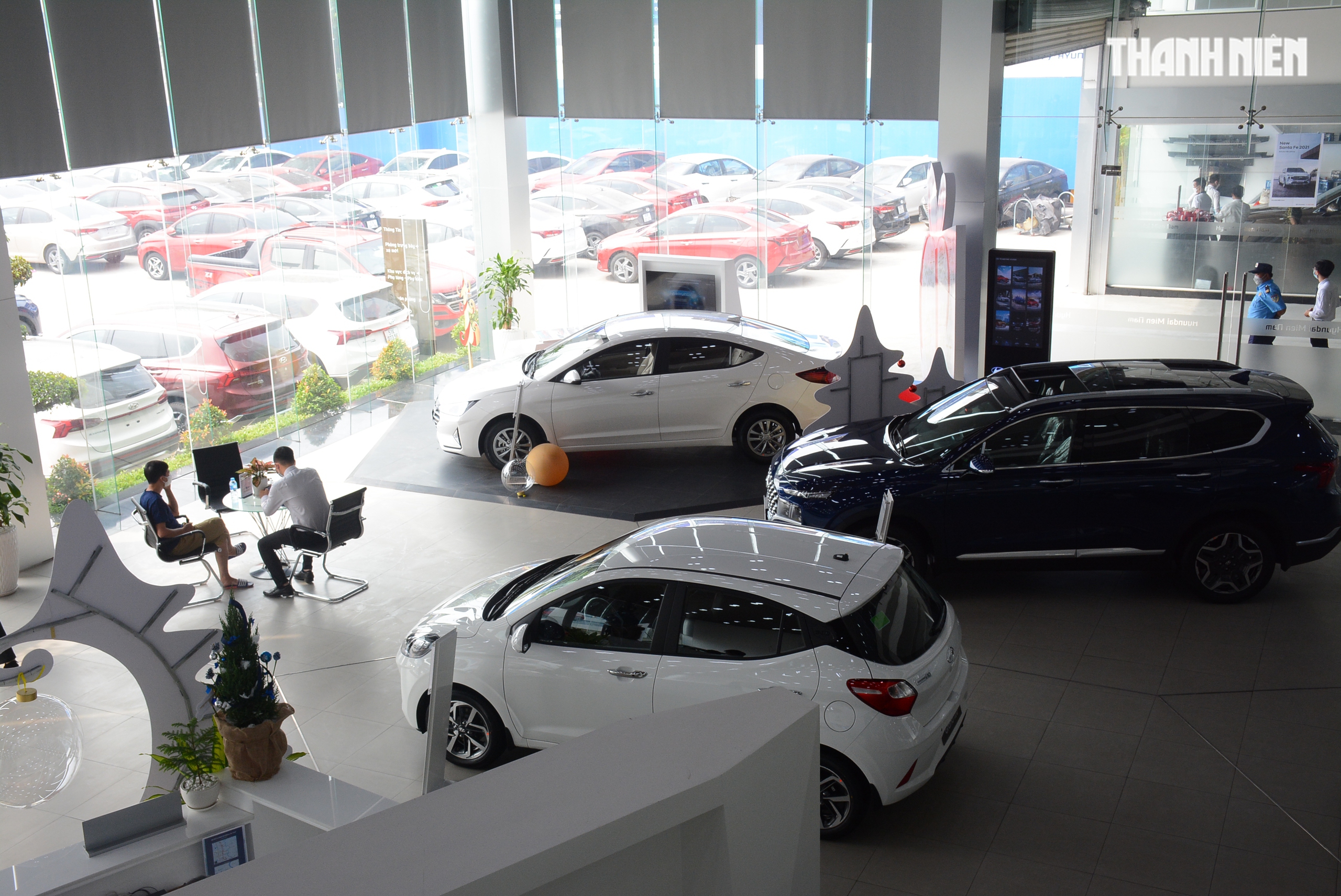 Ô tô đời cũ rầm rộ 'đại hạ giá' xả hàng tồn kho ngay đầu năm 2026- Ảnh 1.