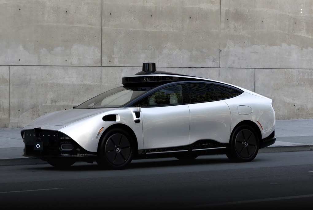 Ô tô tự lái do VinFast sản xuất được trang bị vô lăng dạng gập - 1