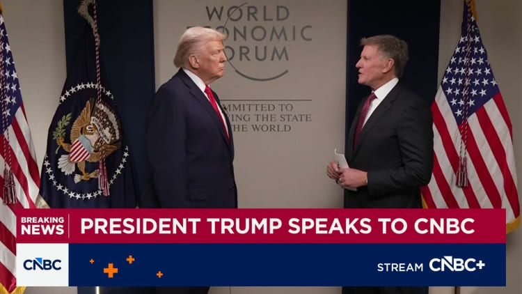 Ông Donald Trump thông báo đạt thỏa thuận khung về Greenland, hủy bỏ áp thuế - Ảnh 1.