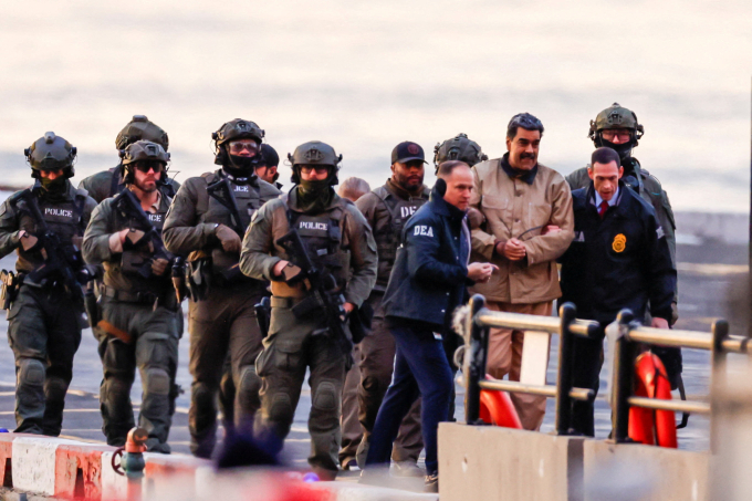 Ông Maduro được đưa tới tòa án ở New York bằng trực thăng ngày 5/1. Ảnh: Reuters