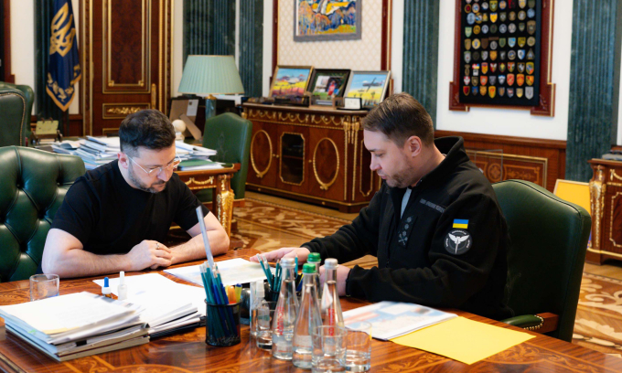 Tổng thống Ukraine Volodymyr Zelensky và ông Kyrylo Budanov ngày 2/1. Ảnh: X/ZelenskyyUa