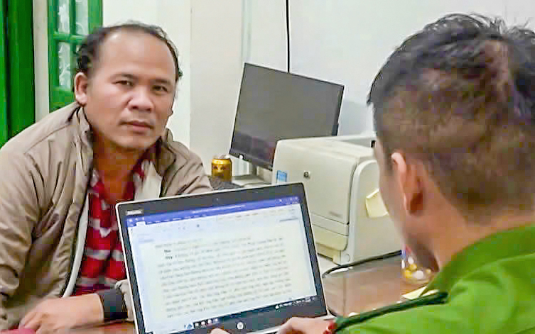 Ông cụ nằm gục bên đường, nghi phạm giết người là cháu ruột - Ảnh 1.