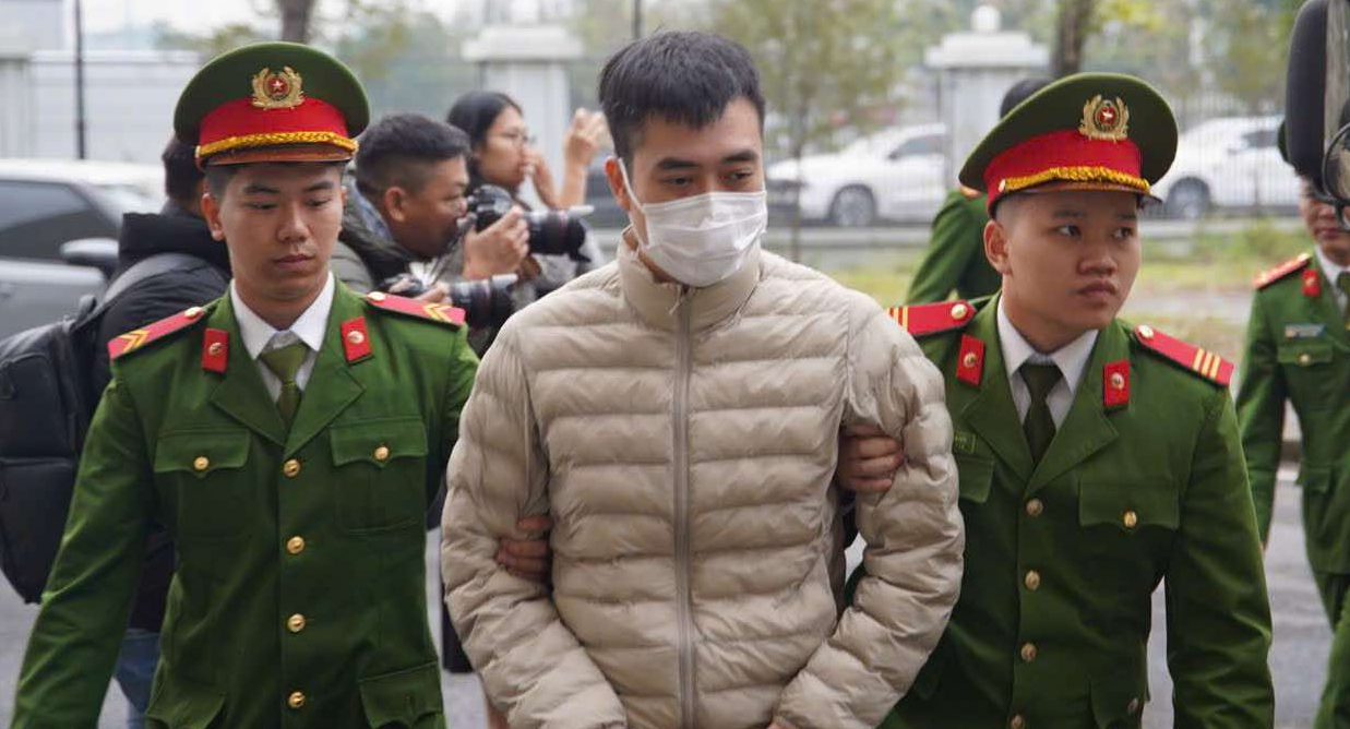 'Ông trùm' sữa giả Hiup lãnh 30 năm tù, hai phó tổng giám đốc lãnh 26 và 28 năm tù - Ảnh 1.