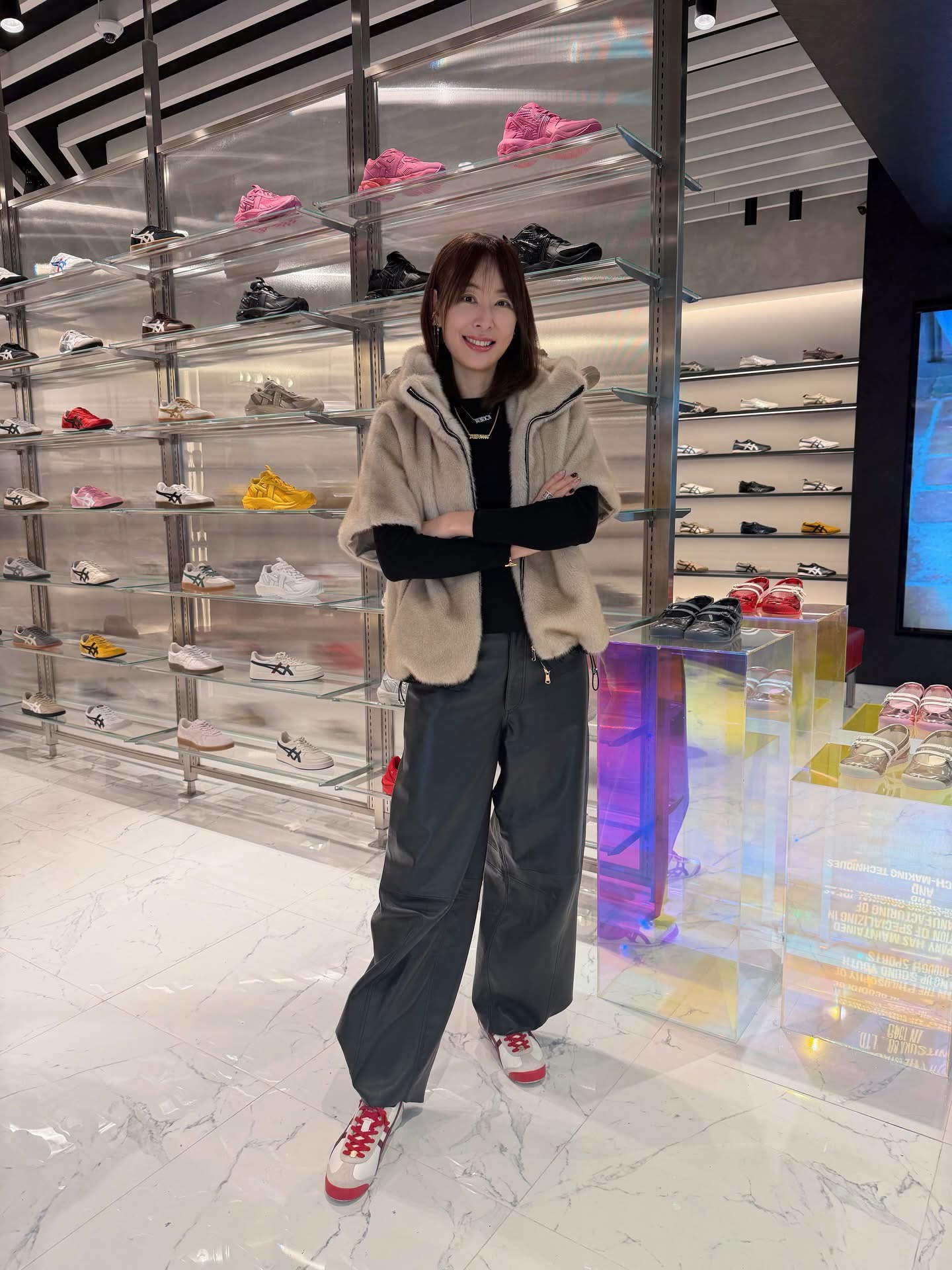 Onitsuka Tiger Đài Loan (Trung Quốc) bị tố xem thường khách Việt, chủ tịch toà nhà Taipei 101 phải đích thân xử lý- Ảnh 1. Onitsuka Tiger Đài Loan (Trung Quốc) bị tố xem thường khách Việt, chủ tịch toà nhà Taipei 101 phải đích thân xử lý- Ảnh 1.