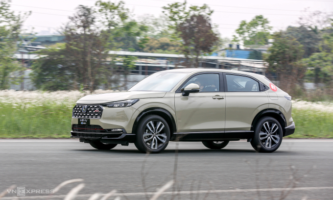 Honda HR-V phiên bản hybrid trên đường thử. Ảnh: Lương Dũng