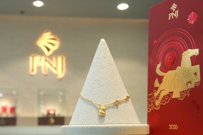 Trang sức vàng 99% là một trong những gợi ý dịp mua sắm Tết. Ảnh: Quang Hùng