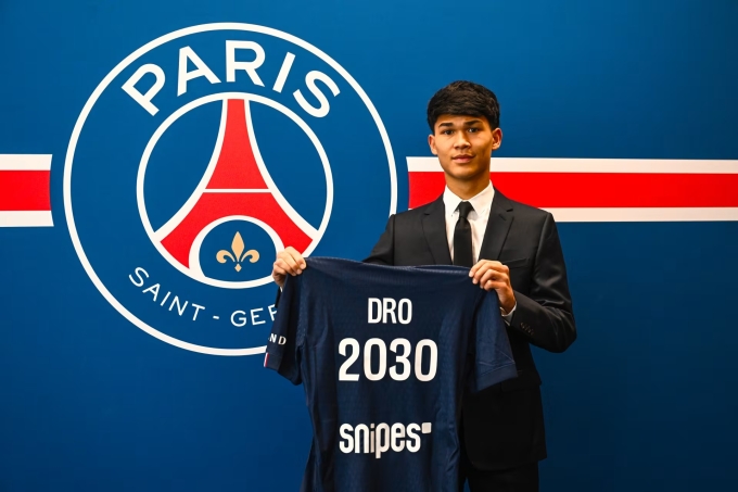Dro ra mắt tại PSG theo hợp đồng đến hè 2030. Ảnh: psg.fr