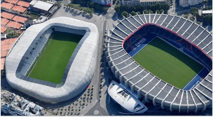 Sân Jean-Bouin của Paris FC (trái), bên cạnh sân Parc des Princes. Ảnh: Fotmob