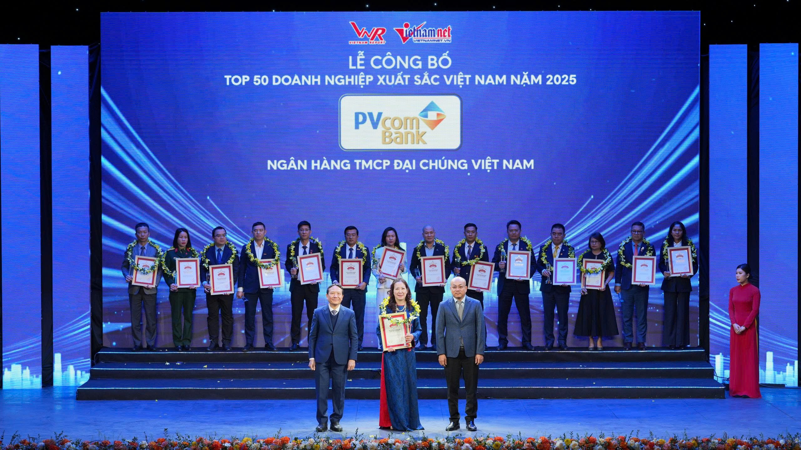 PVcomBank xếp vị trí 86 trong Top 500 Doanh nghiệp lớn nhất Việt Nam năm 2025 1 PVcomBank xếp vị trí 86 trong Top 500 Doanh nghiệp lớn nhất Việt Nam năm 2025 - Ảnh 2.