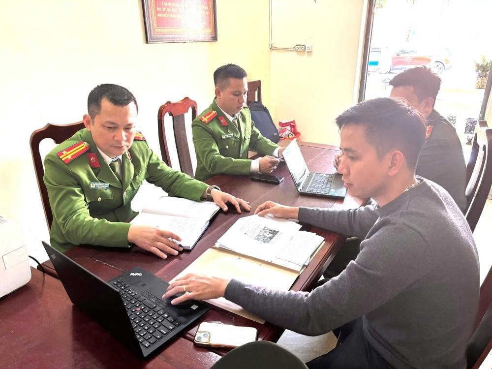 Phát hiện nhiều người chuyển khoản tổng cộng 1 tỷ đồng cho thanh niên SN 1999 có STK 27754XXXX, công an vào cuộc điều tra xác minh- Ảnh 3.