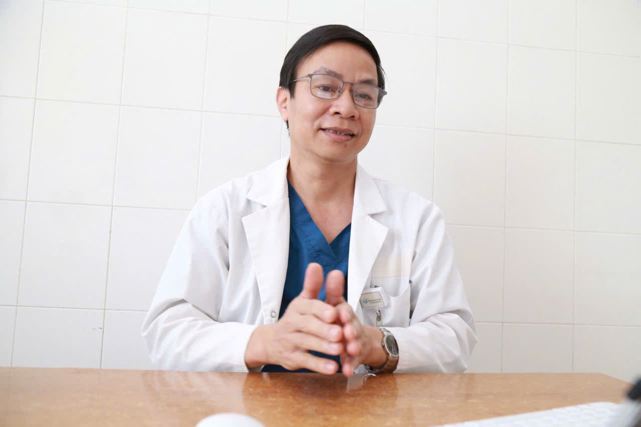 Phẫu thuật lấy búi tóc chiếm hết dạ dày bé trai 6 tuổi - Ảnh 2.