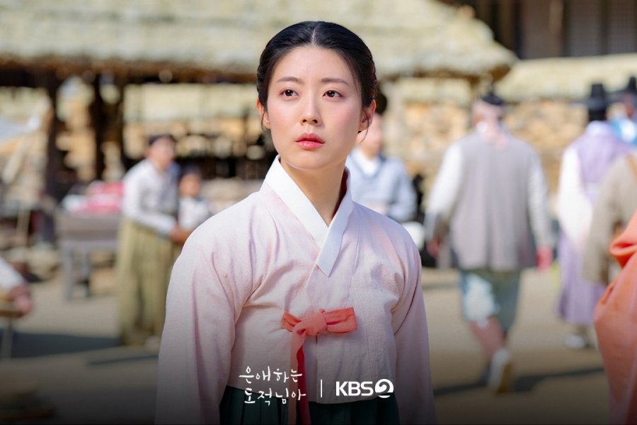 Mở màn 2026 bằng phim Hàn này là đúng bài: Nữ chính diễn đỉnh điên, vèo cái hết 2 tập giờ không biết sống sao- Ảnh 5. Mở màn 2026 bằng phim Hàn này là đúng bài: Nữ chính diễn đỉnh điên, vèo cái hết 2 tập giờ không biết sống sao- Ảnh 5.