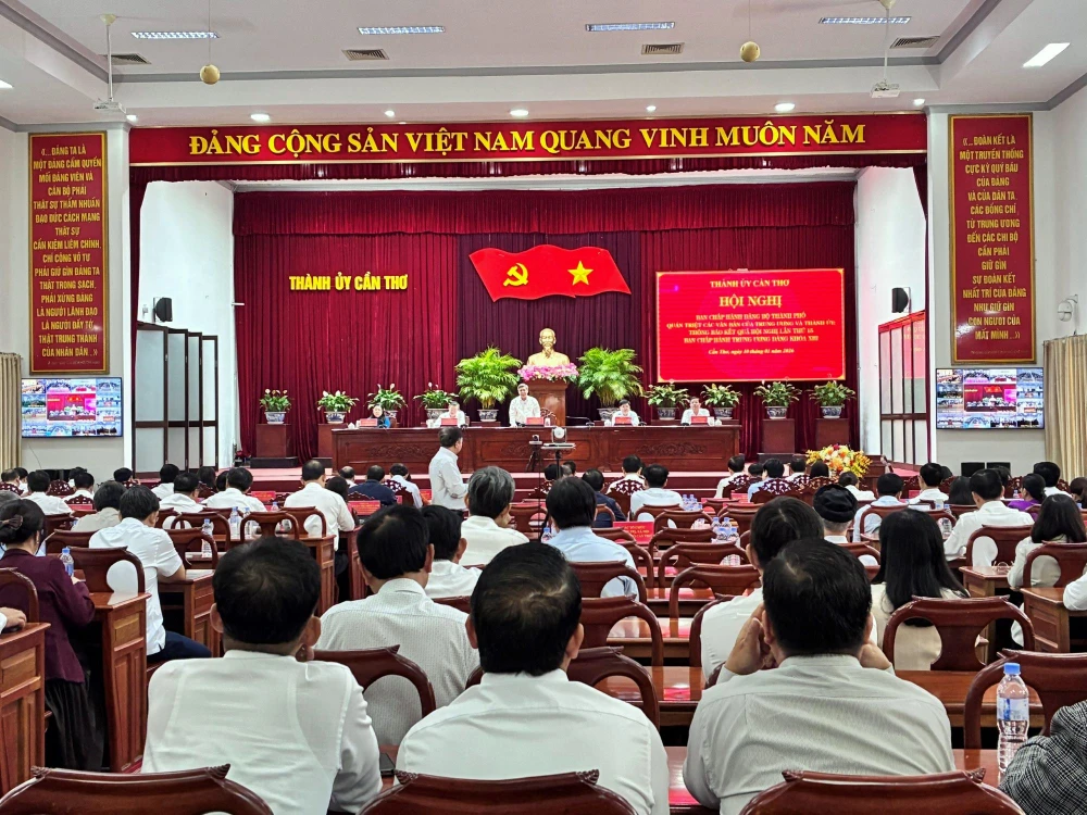 Hội nghị Ban Chấp hành Đảng bộ TP Cần Thơ ngày 10-1. Ảnh: NHẪN NAM hoi-nghi-bch-can-tho-4.JPG