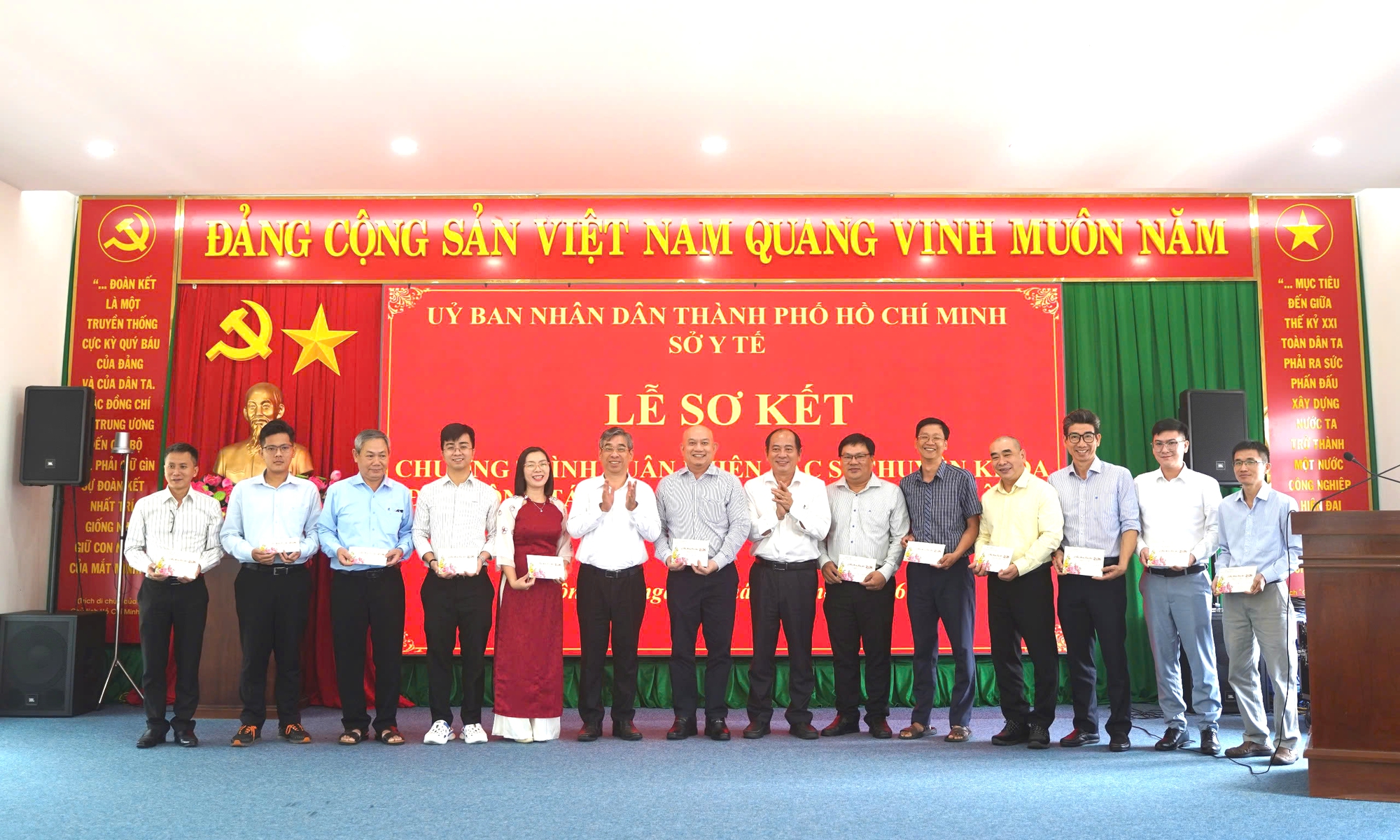 Phó bí thư Thành ủy TP.HCM Nguyễn Phước Lộc: Triển khai 'cực y tế chuyên sâu' tại Côn Đảo - Ảnh 3.