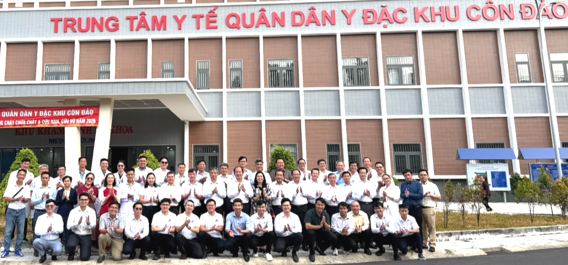 Phó bí thư Thành ủy TP.HCM Nguyễn Phước Lộc: Triển khai 'cực y tế chuyên sâu' tại Côn Đảo - Ảnh 1.