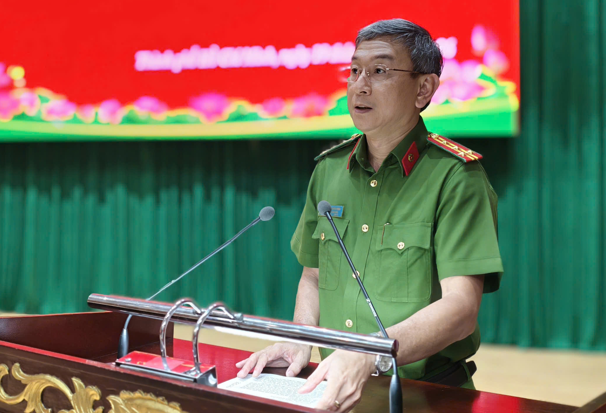 Phó giám đốc Công an TP.HCM: Công an không làm việc qua điện thoại, mạng xã hội - Ảnh 1.