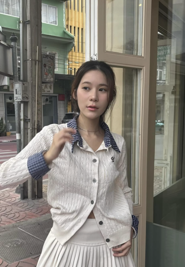 Phong cách thường ngày thêm duyên dáng với áo cardigan- Ảnh 1.