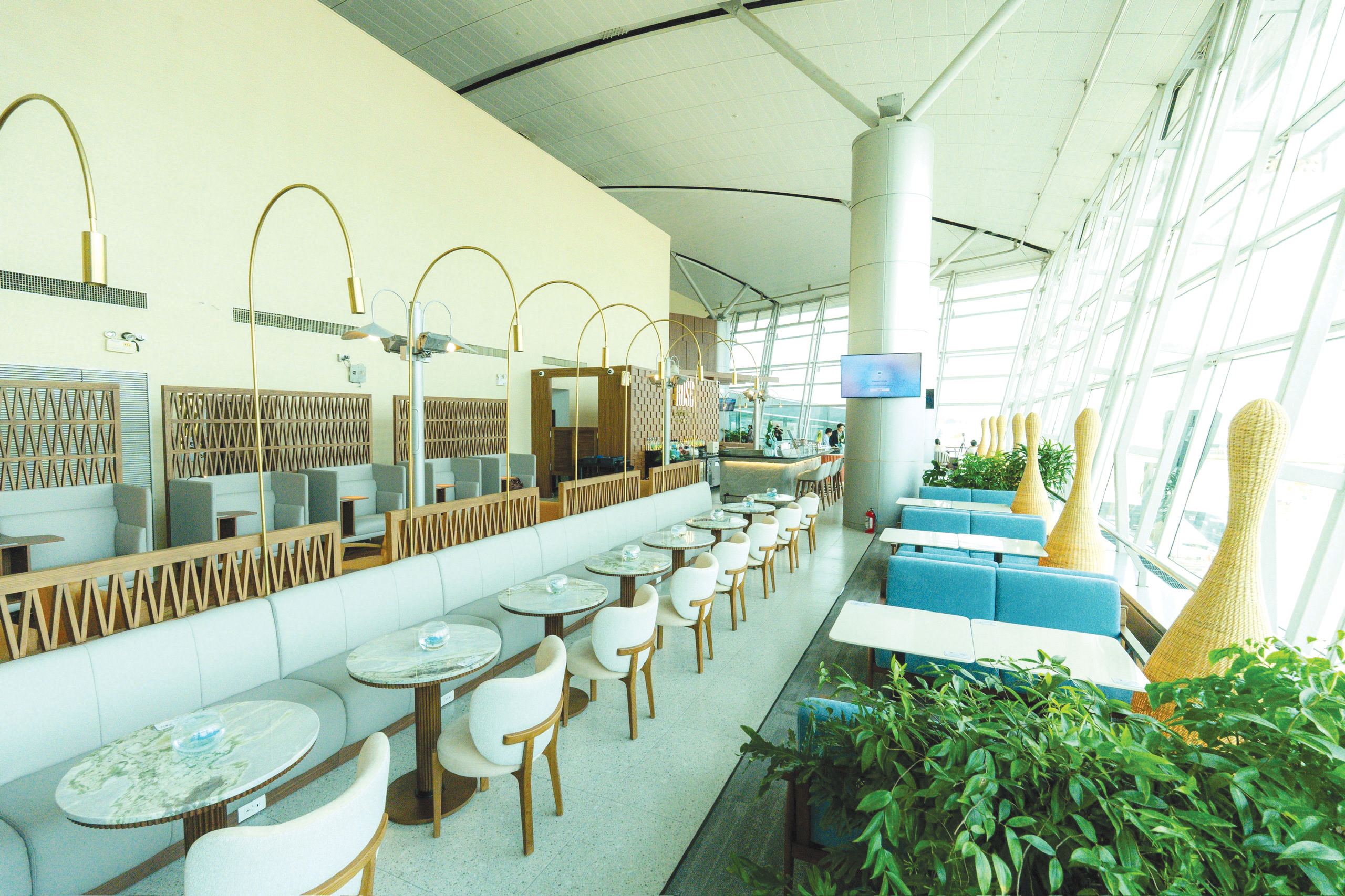 Phòng chờ thương gia Rose tại Tân Sơn Nhất tái xuất phiên bản nâng cấp đặc biệt 1 Phòng chờ thương gia Rose tại Tân Sơn Nhất tái xuất phiên bản nâng cấp đặc biệt - Ảnh 1.