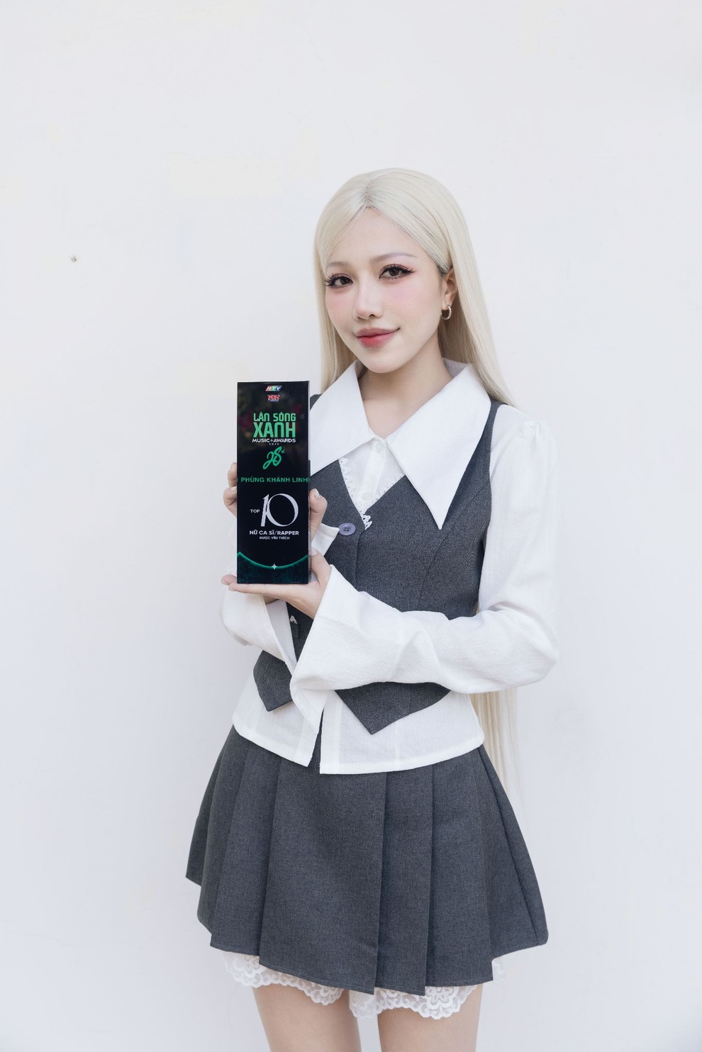 Phùng Khánh Linh kể về giai đoạn sống chật vật, phải ăn bánh tráng qua ngày - 2